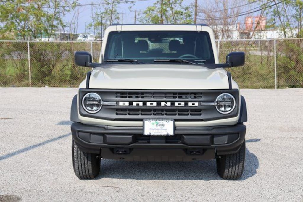 New 2025 Ford Bronco Base SUV
