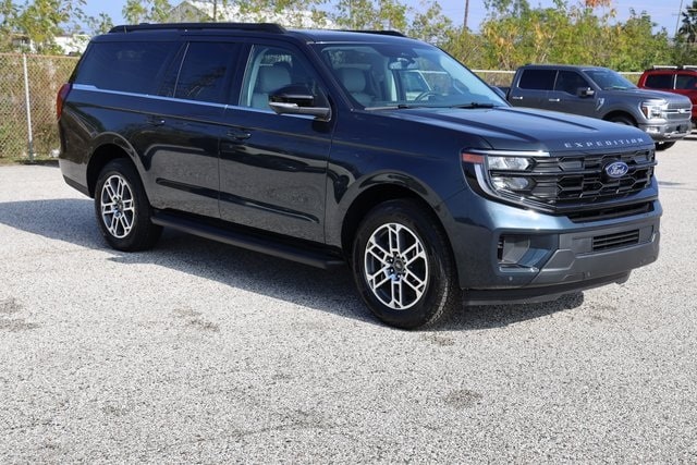 2025 Ford Expedition Active's photo