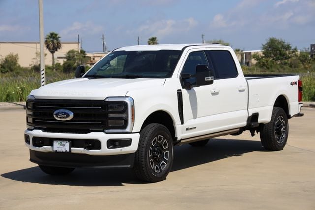 2026 Ford F-250 Super Duty Platinum - Photo 3
