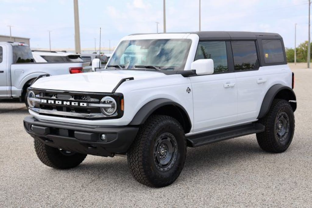 New 2025 Ford Bronco Outer Banks SUV