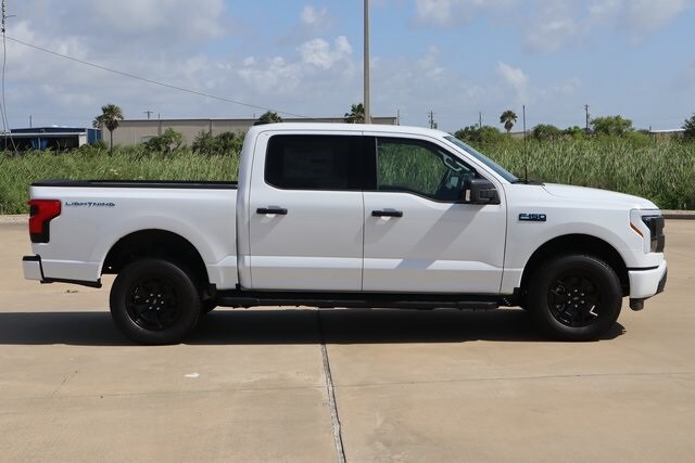 2025 Ford F-150 Lightning XLT photo 4