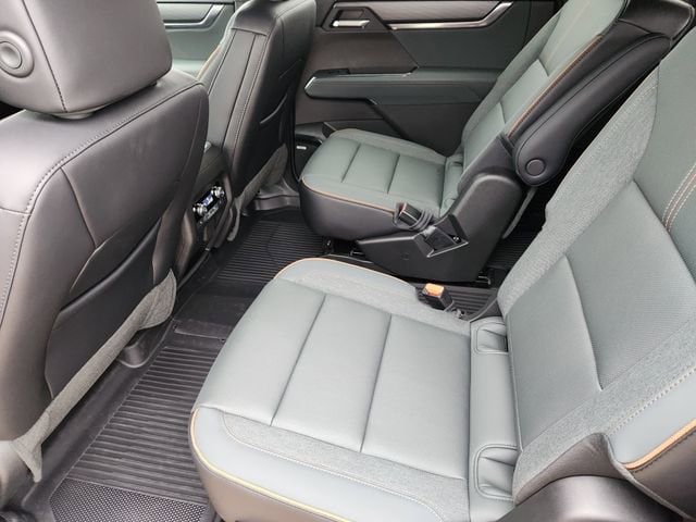 2026 GMC Acadia AT4 - Photo 22