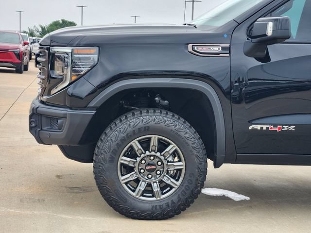 2026 GMC Sierra 1500 AT4X - Photo 9