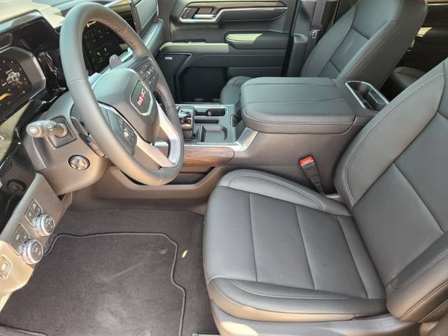 2026 GMC Sierra 1500 SLT - Photo 10