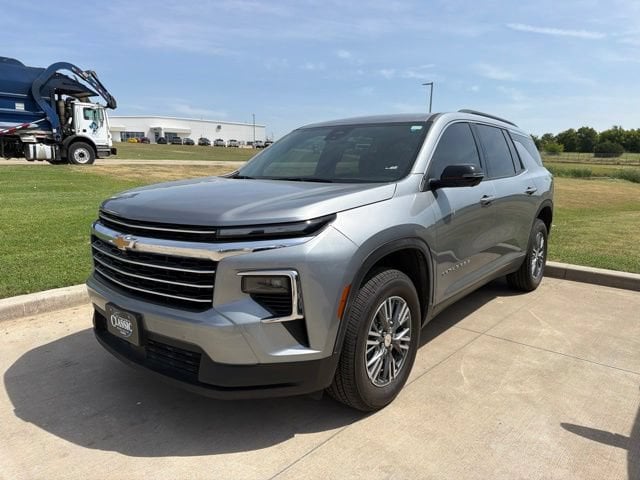 Sterling Gray Metallic 2026 Chevrolet Traverse SUV / Crossover Four-Wheel Drive Automatic