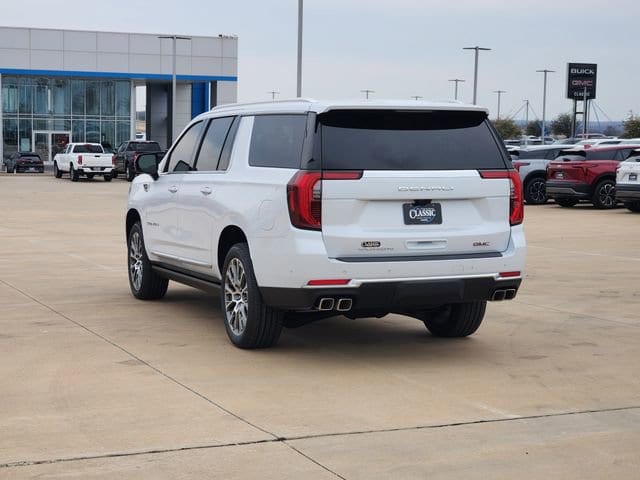 2026 GMC Yukon XL Denali - Photo 6