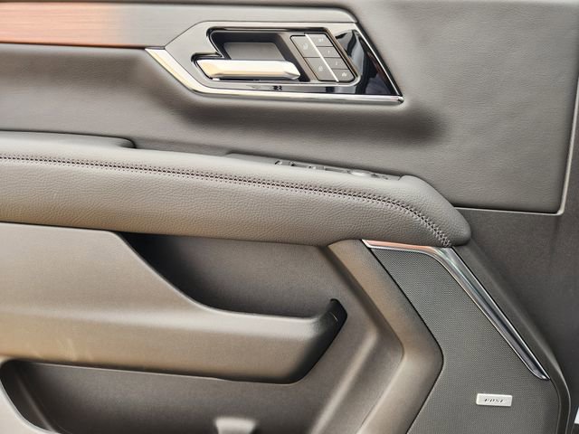 2026 GMC Yukon XL Denali - Photo 17