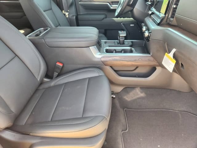2026 GMC Sierra 1500 SLT - Photo 12