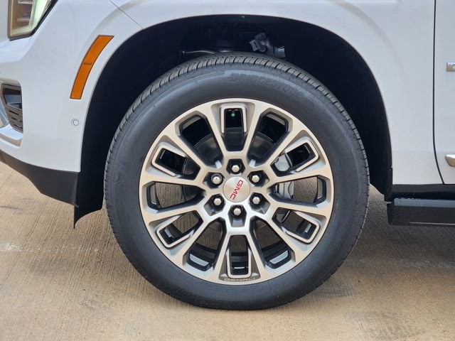2026 GMC Yukon XL Denali - Photo 10