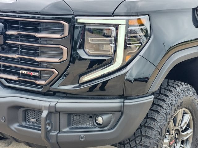 2026 GMC Sierra 1500 AT4X - Photo 8