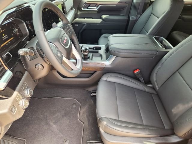 2026 GMC Sierra 1500 SLT - Photo 11