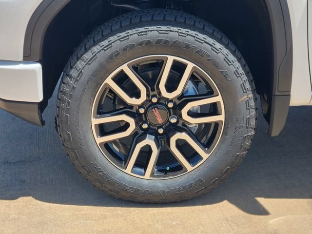 2026 GMC Sierra 1500 AT4 - Photo 10