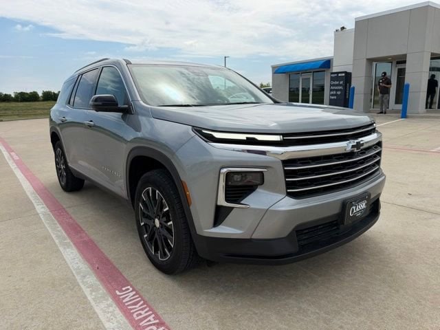 2026 Chevrolet Traverse FWD LT's photo