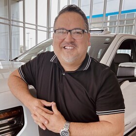 Staff member Charlie Acosta from ID_d35901