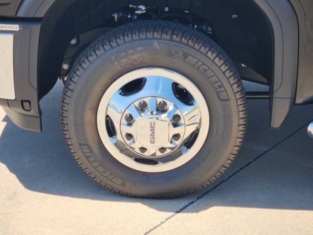 2026 GMC Sierra 3500HD SLE - Photo 10