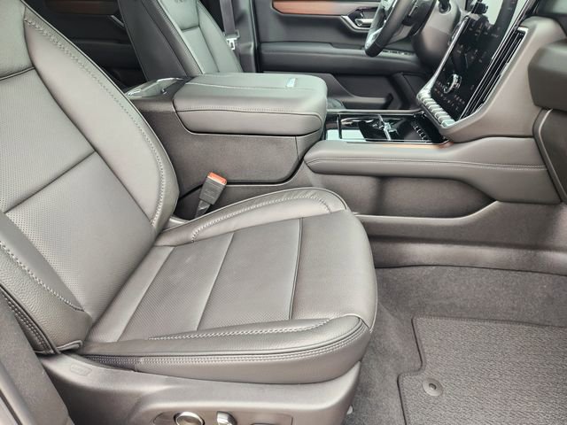 2026 GMC Yukon XL Denali - Photo 12