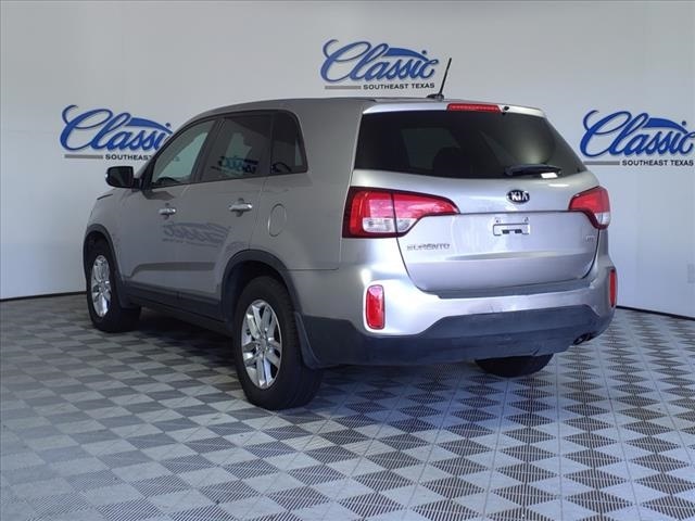 Used 2015 Kia Sorento LX with VIN 5XYKT3A60FG589378 for sale in Beaumont, TX