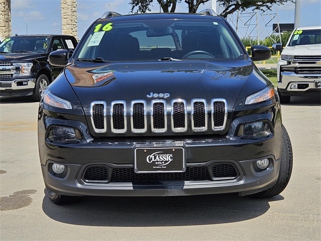 Used 2016 Jeep Cherokee Latitude with VIN 1C4PJLCB1GW136994 for sale in Carrollton, TX