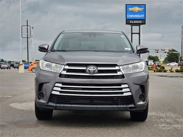 Used 2018 Toyota Highlander LE with VIN 5TDZZRFH2JS284759 for sale in Lawton, OK