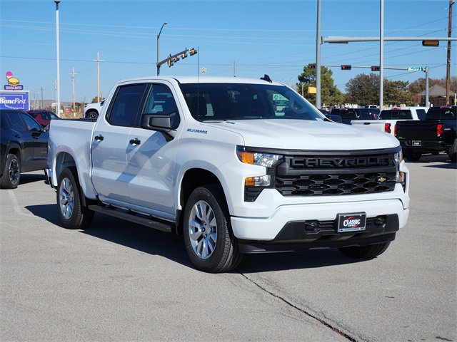 2026 Chevrolet Silverado Custom photo 3