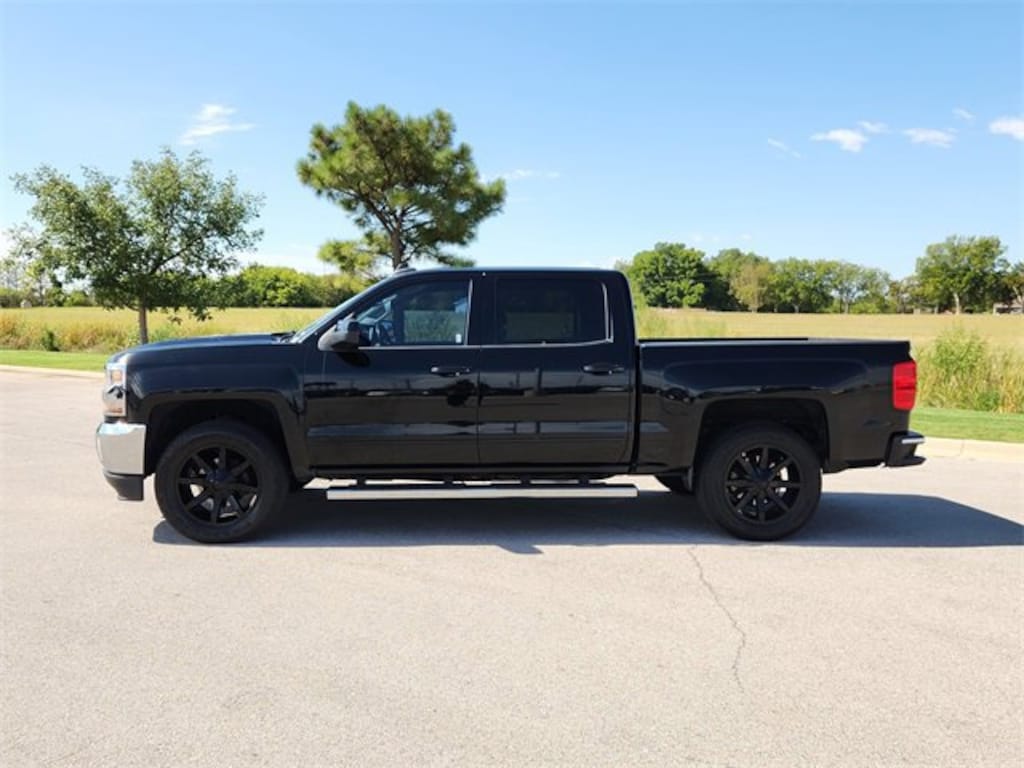 Used 2017 Chevrolet Silverado 1500 LT Truck Crew Cab