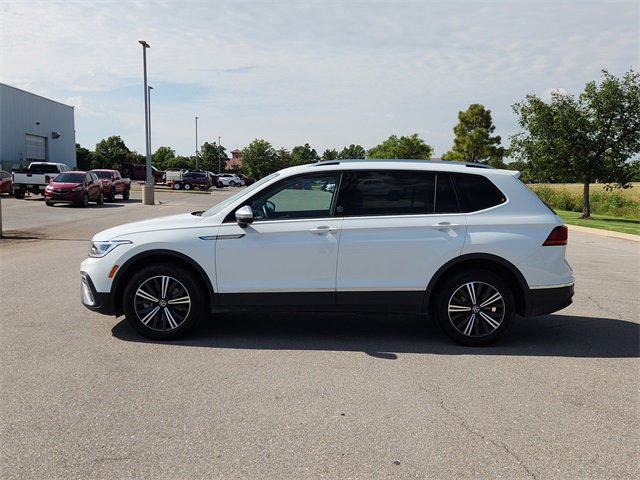 2024 Volkswagen Tiguan SE Wolfsburg Edition photo 4