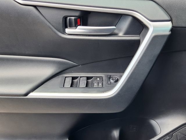 2023 Toyota RAV4 XLE - Photo 24