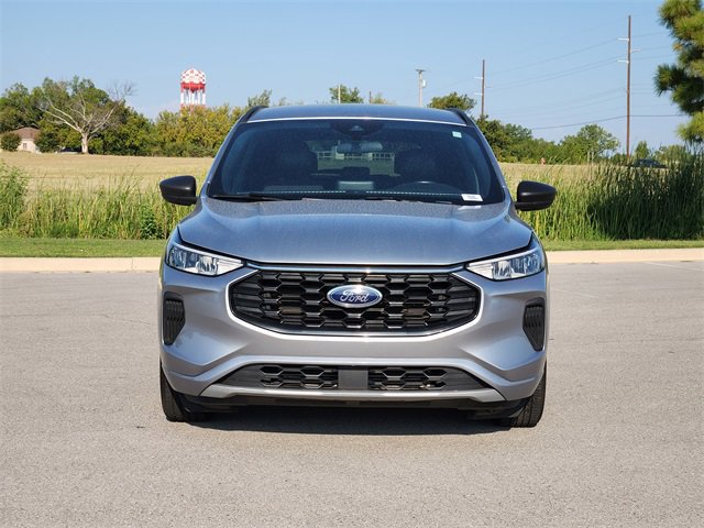 2024 Ford Escape ST-Line photo 2