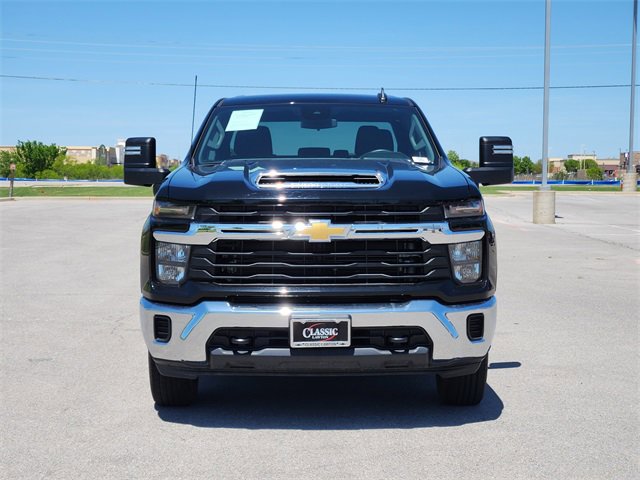2024 Chevrolet Silverado 2500HD LT photo 2