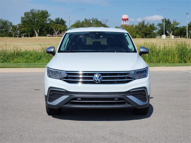 2024 Volkswagen Tiguan SE Wolfsburg Edition photo 2