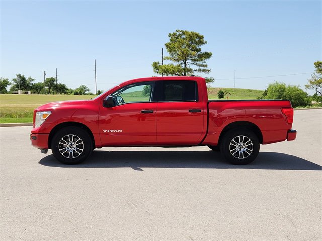 2023 Nissan Titan SV photo 4