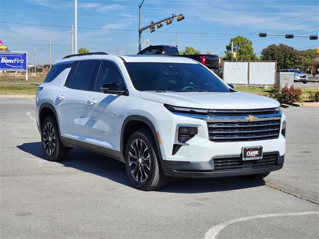 2026 Chevrolet Traverse photo 3