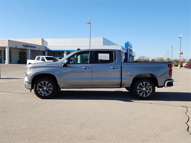 2026 Chevrolet Silverado LT photo 4