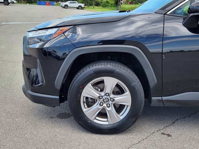2023 Toyota RAV4 XLE - Photo 8