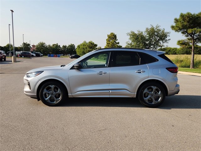 2024 Ford Escape ST-Line photo 4