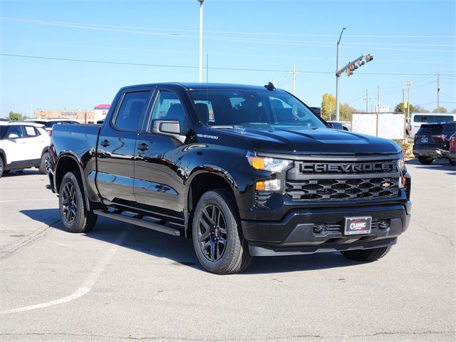 2026 Chevrolet Silverado 1500 Custom photo 2