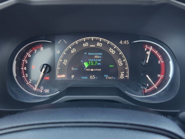 2023 Toyota RAV4 XLE - Photo 18
