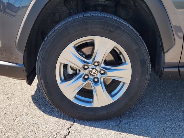 2023 Toyota RAV4 XLE - Photo 14