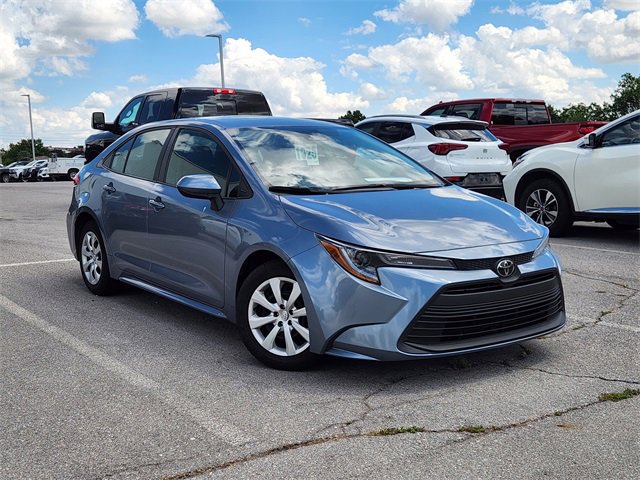 2023 Toyota Corolla LE photo 2