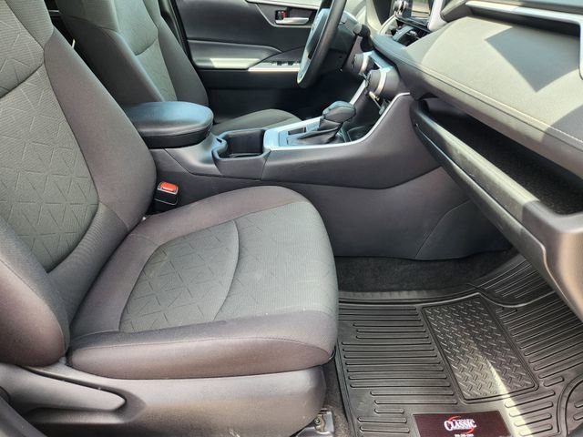 2023 Toyota RAV4 XLE - Photo 16