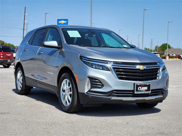 2024 Chevrolet Equinox LT photo 3