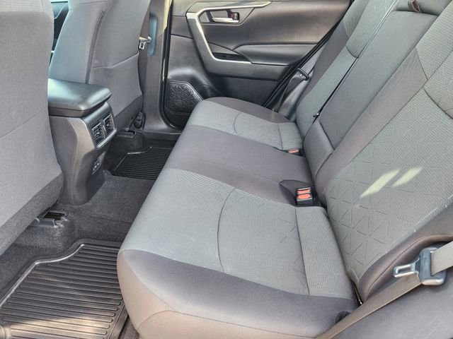 2023 Toyota RAV4 XLE - Photo 31