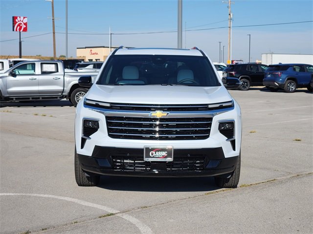 2026 Chevrolet Traverse High Country photo 2