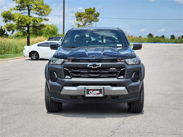 2026 Chevrolet Colorado Trail Boss photo 2