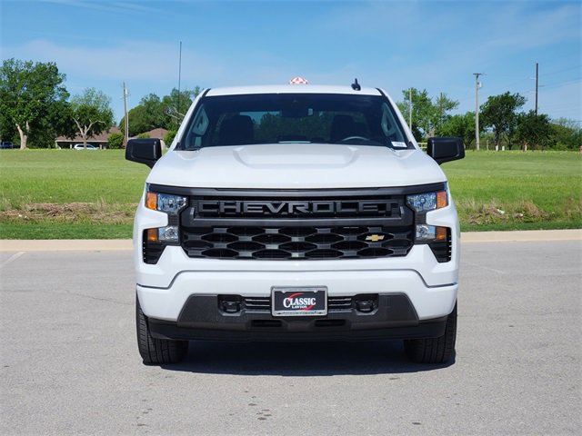 2025 Chevrolet Silverado 1500 Custom photo 2