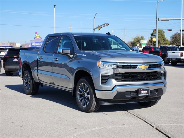 2026 Chevrolet Silverado LT photo 3