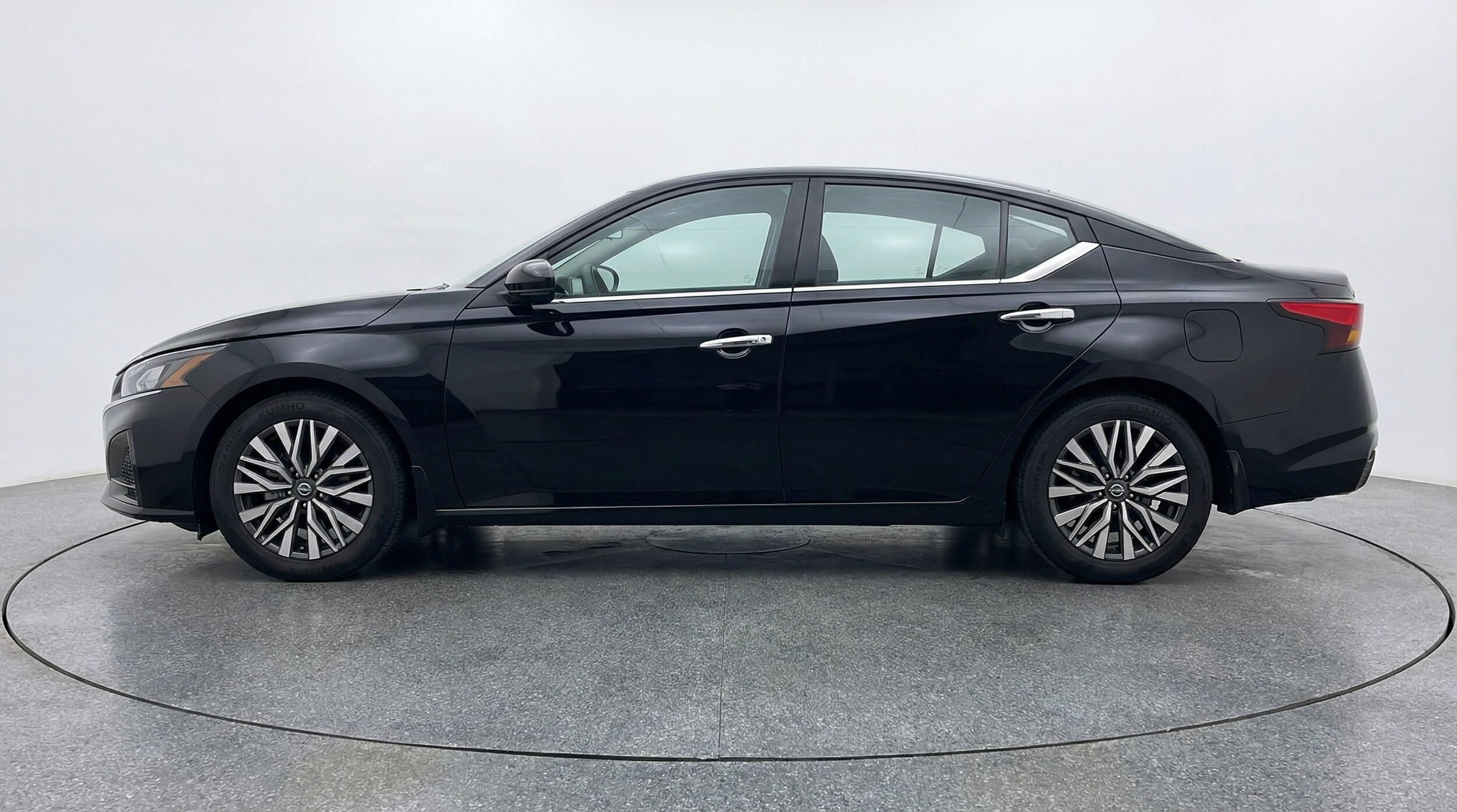 Thumbnail: 2025 Nissan Altima - 4