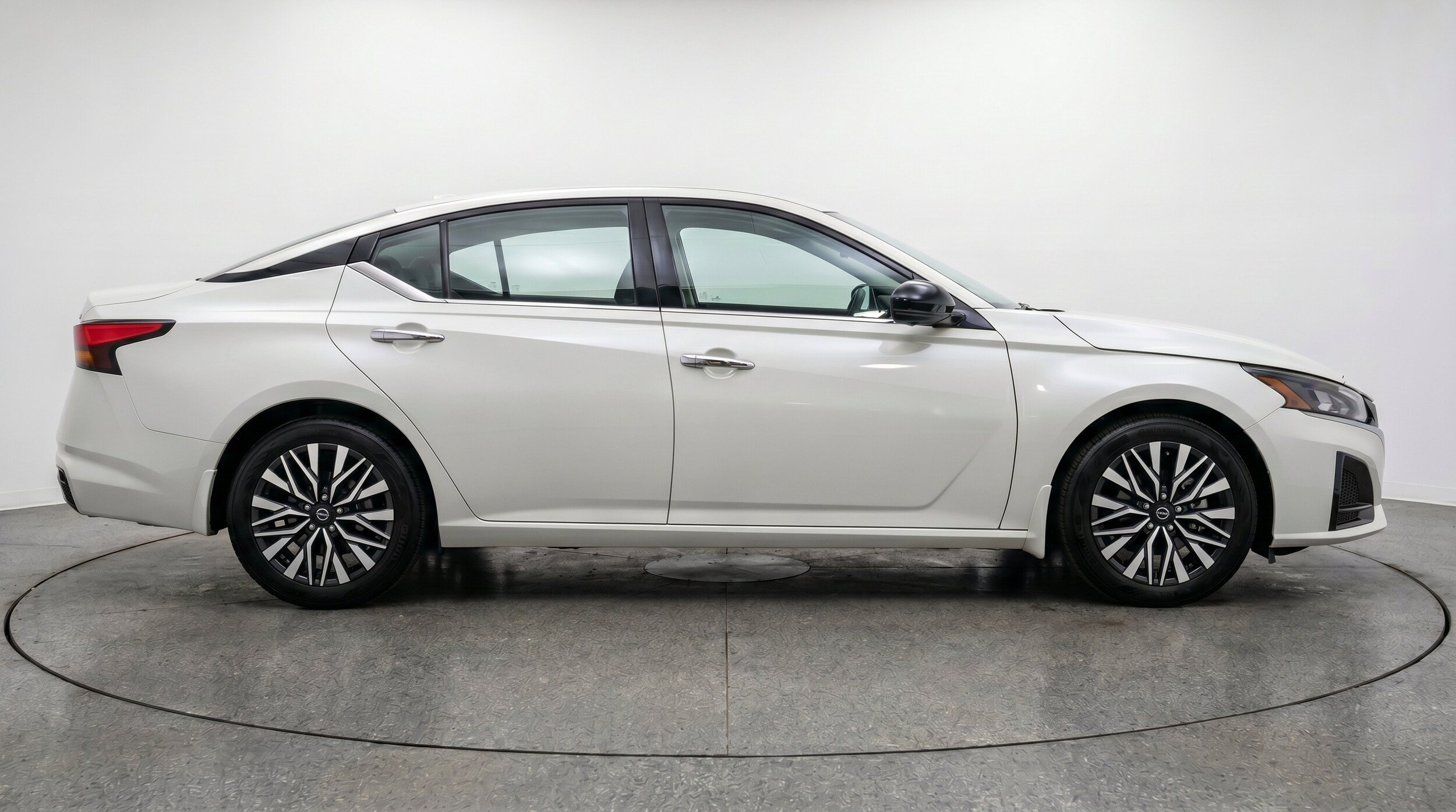 Thumbnail: 2025 Nissan Altima - 11
