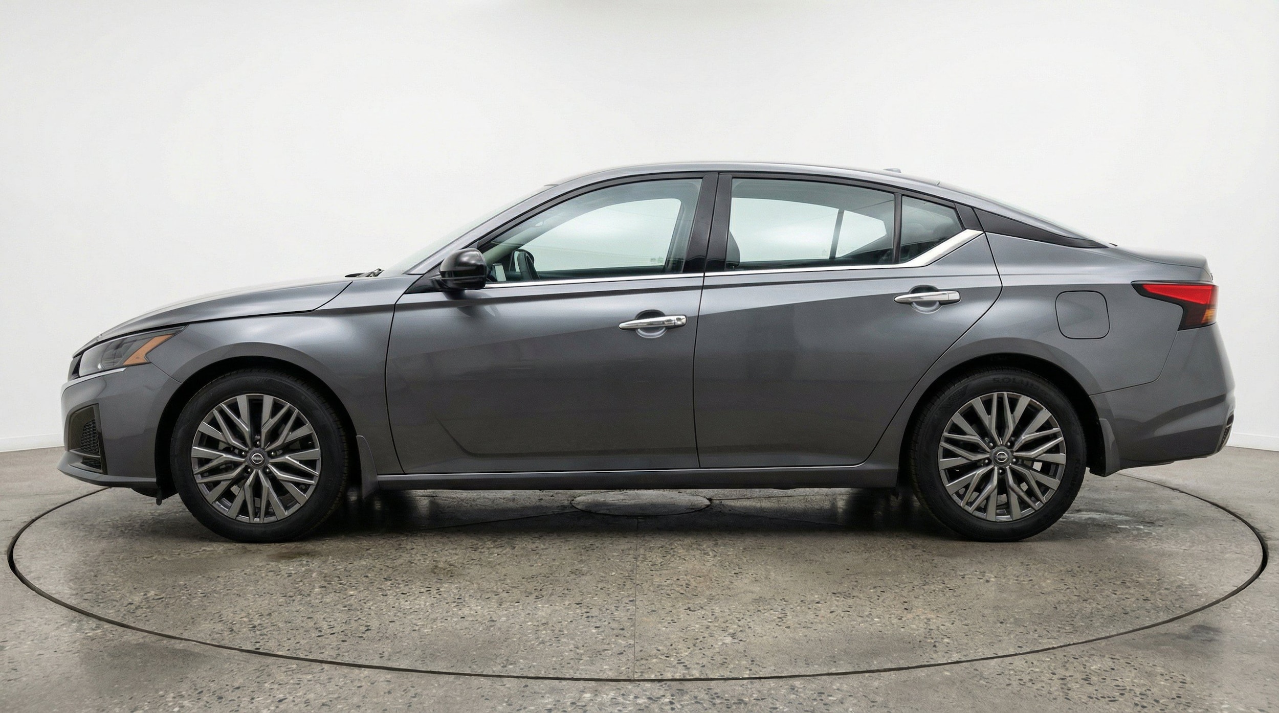 Thumbnail: 2025 Nissan Altima - 5