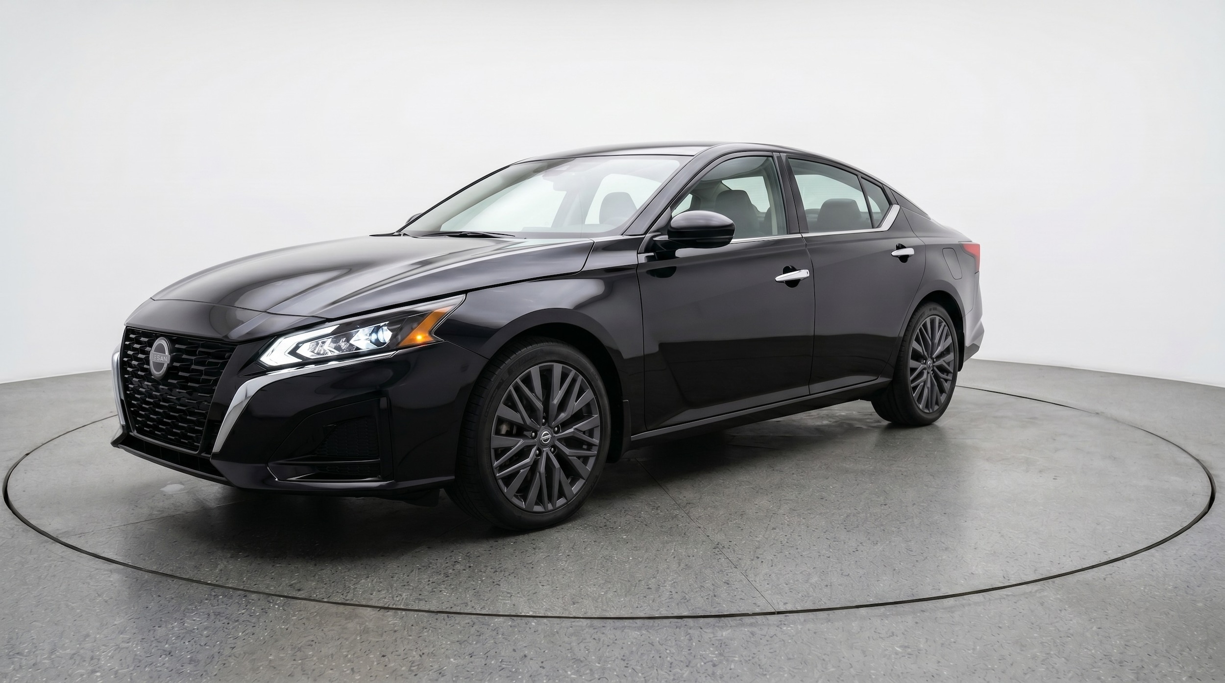 Thumbnail: 2025 Nissan Altima - 3